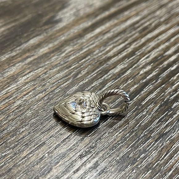 DISCONTINUED Follow Your Heart Brighton Charm🤍 - Picture 2 of 5